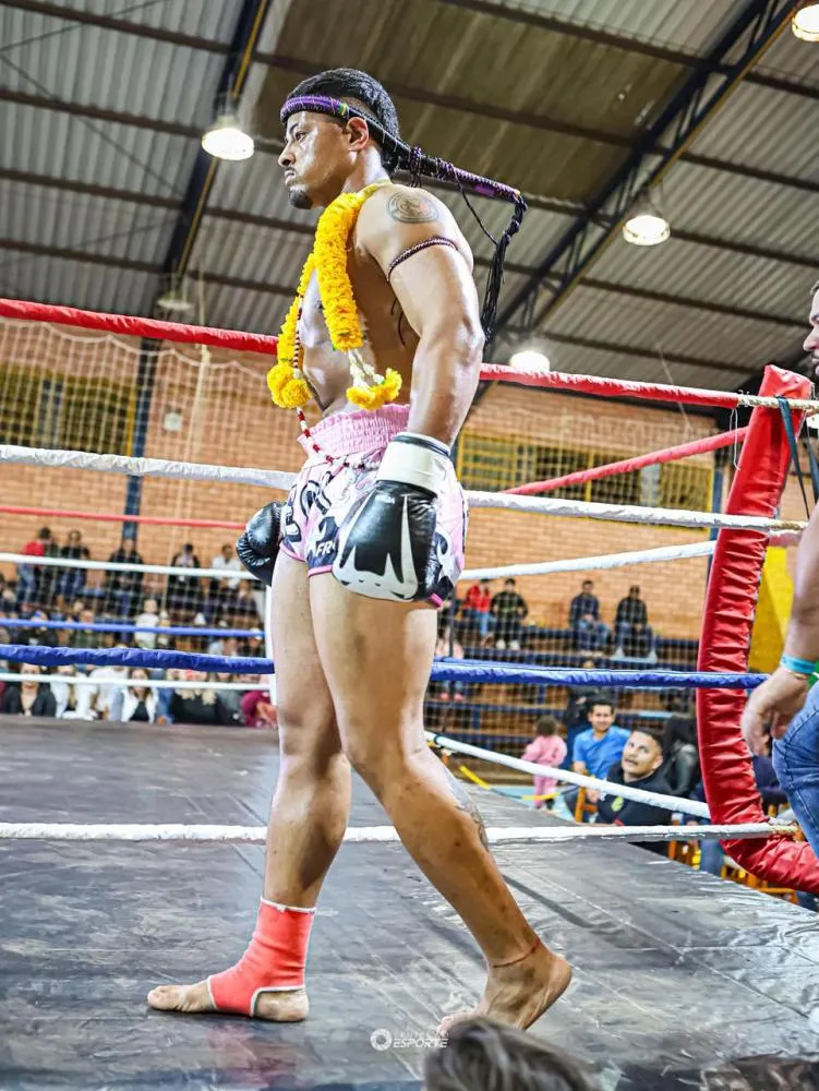 Atleta portelense conquista cinturão na 1ª Taça Noroeste de Muay Thai