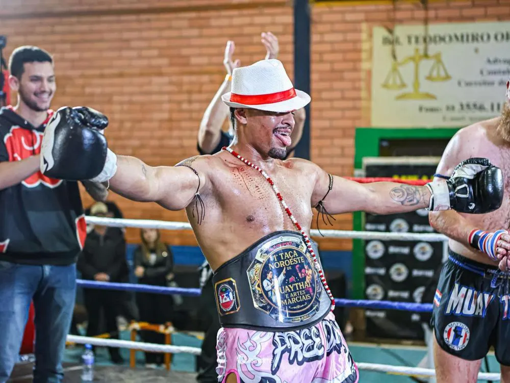 Atleta portelense conquista cinturão na 1ª Taça Noroeste de Muay Thai