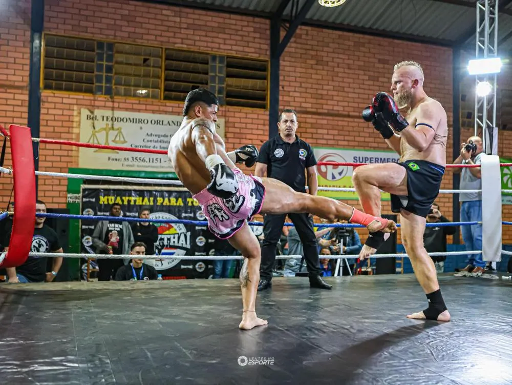 Atleta portelense conquista cinturão na 1ª Taça Noroeste de Muay Thai