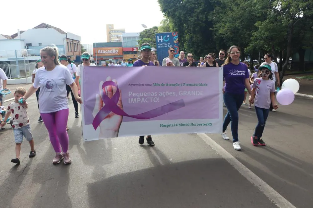 A 3ª Caminhada da Prematuridade teve como objetivo informar, sensibilizar e acolher as famílias dos prematuros. Fotos: Divulgação\Unimed Noroeste\rs