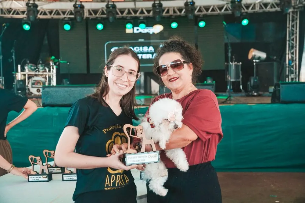 Cãocurso da Feira Negócios Daqui premia tutores e destaca integração entre famílias e pets