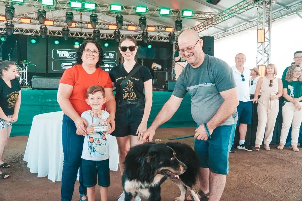 Cãocurso da Feira Negócios Daqui premia tutores e destaca integração entre famílias e pets