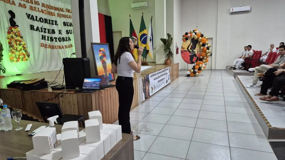 1. Derrubadas realiza III Seminário Regional e reforça educação para relações étnico-raciais