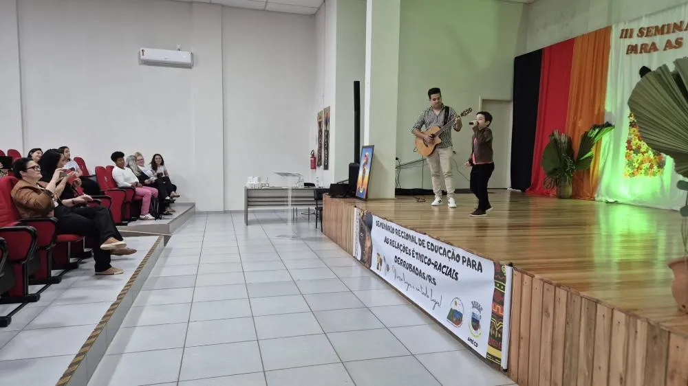1. Derrubadas realiza III Seminário Regional e reforça educação para relações étnico-raciais