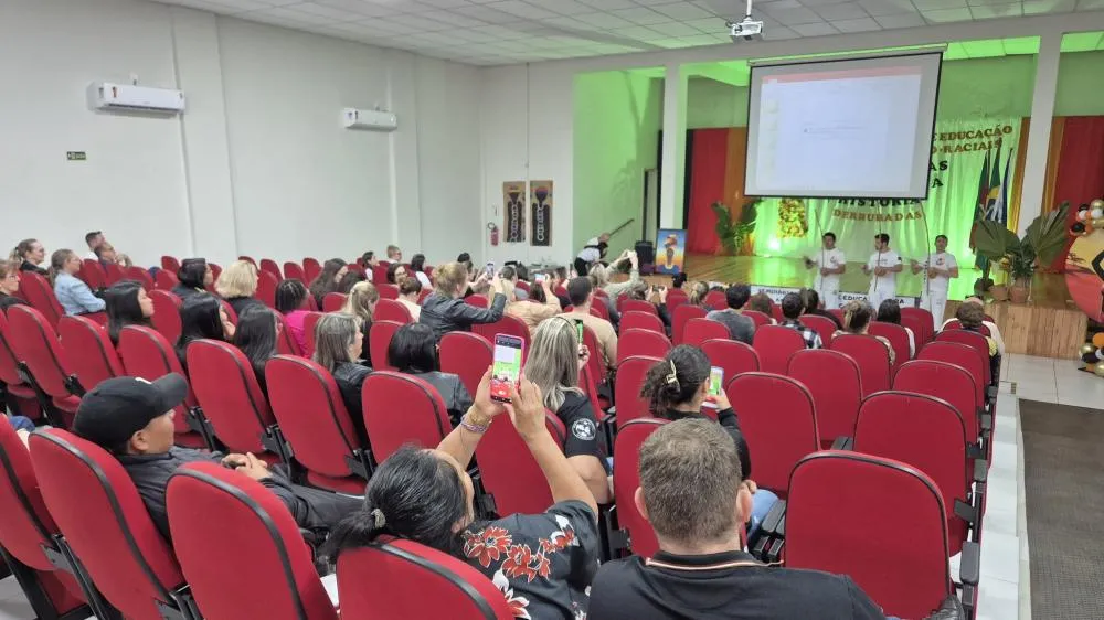 1. Derrubadas realiza III Seminário Regional e reforça educação para relações étnico-raciais