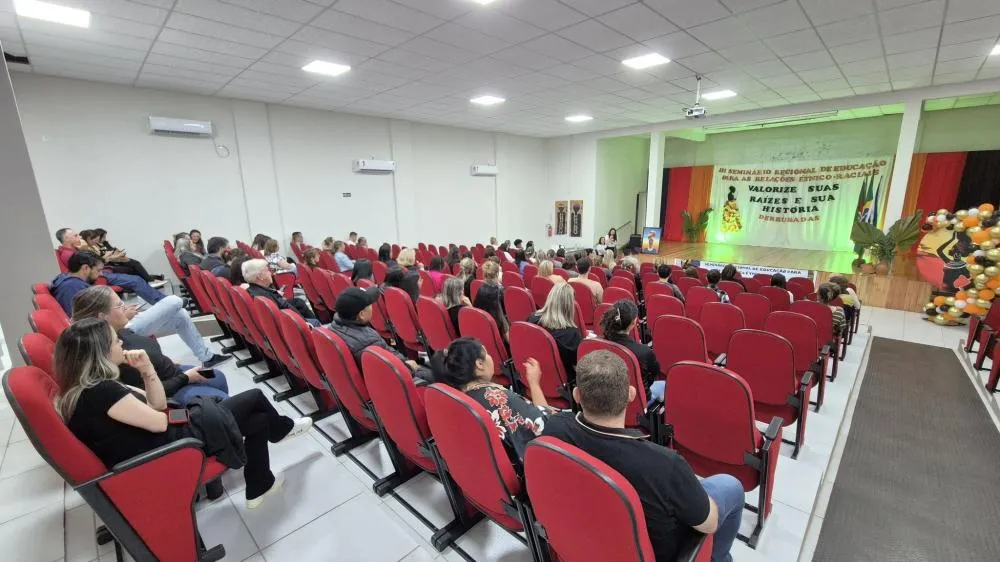 1. Derrubadas realiza III Seminário Regional e reforça educação para relações étnico-raciais