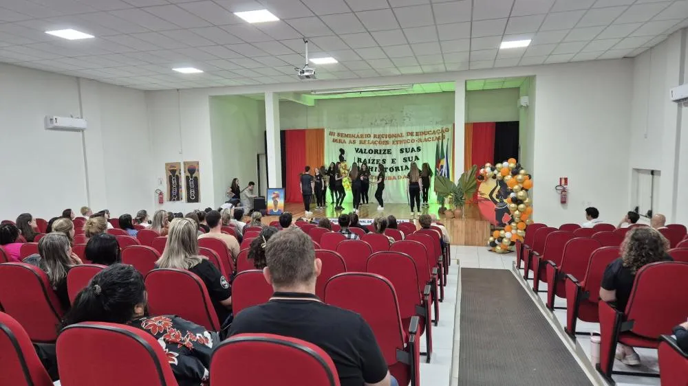 1. Derrubadas realiza III Seminário Regional e reforça educação para relações étnico-raciais