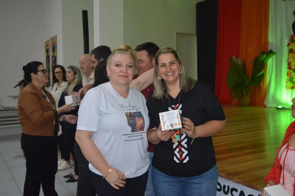 1. Derrubadas realiza III Seminário Regional e reforça educação para relações étnico-raciais