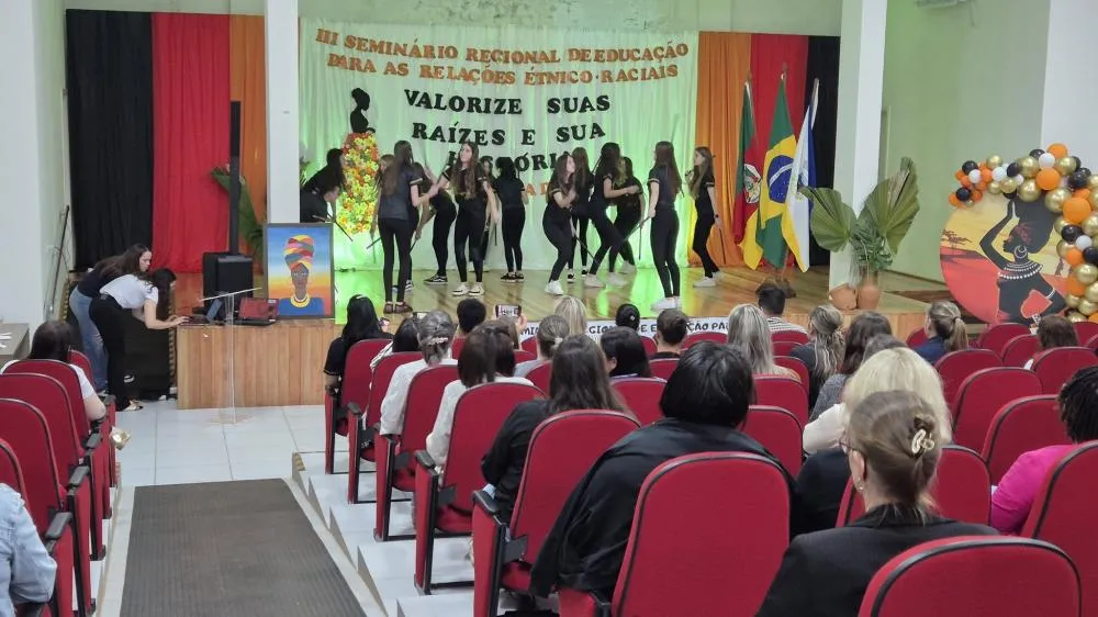 1. Derrubadas realiza III Seminário Regional e reforça educação para relações étnico-raciais
