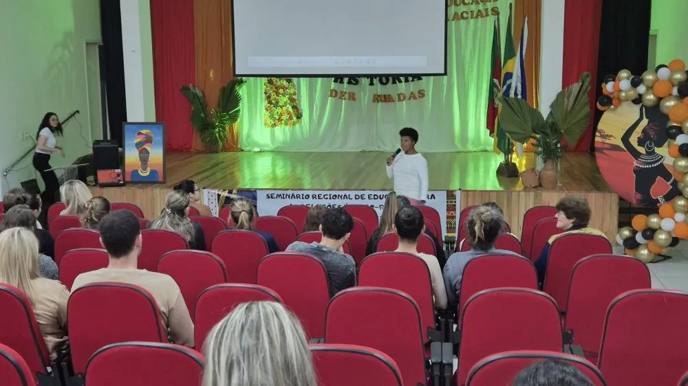 1. Derrubadas realiza III Seminário Regional e reforça educação para relações étnico-raciais
