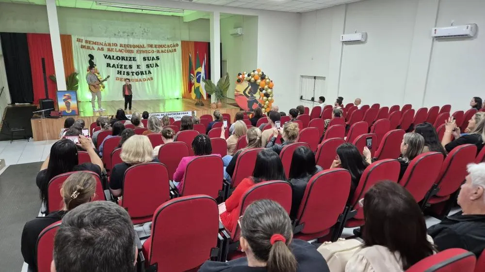 1. Derrubadas realiza III Seminário Regional e reforça educação para relações étnico-raciais