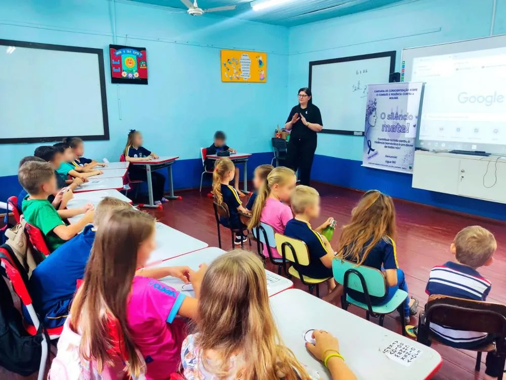 Campanha Novembro Roxo mobiliza estudantes de Derrubadas com atividades educativas