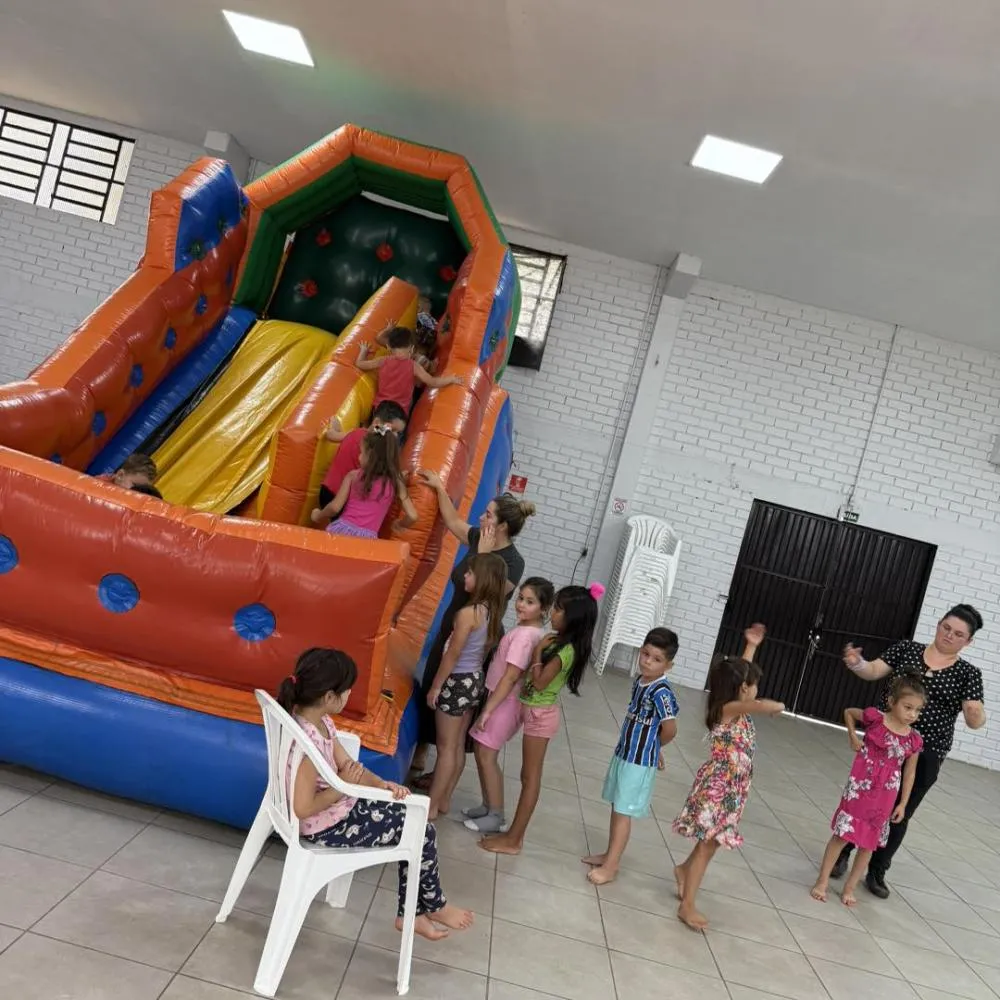 Formandos do CEI Vovó Ilga e da EMEF Cruz e Souza têm dia de integração e alegria