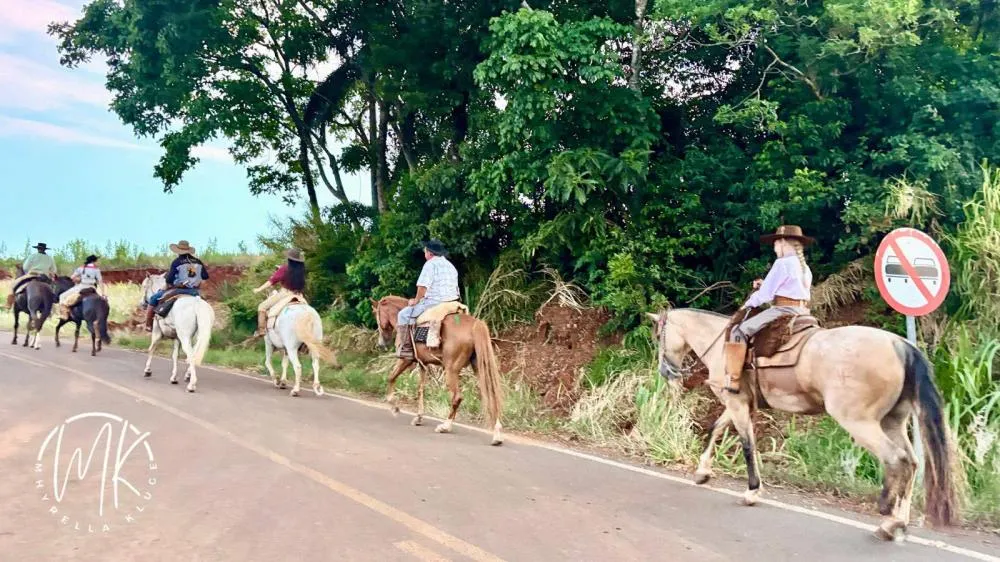 Cavaleiros do CTG Querência Gaúcha realizam a 4ª Cavalgada do Bem em prol do Hospital Santo Antônio