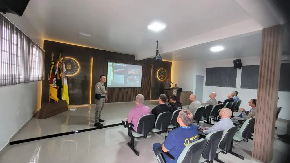 Brigada Militar lança Operação Cerco de Aço e entrega viatura à Patrulha Maria da Penha