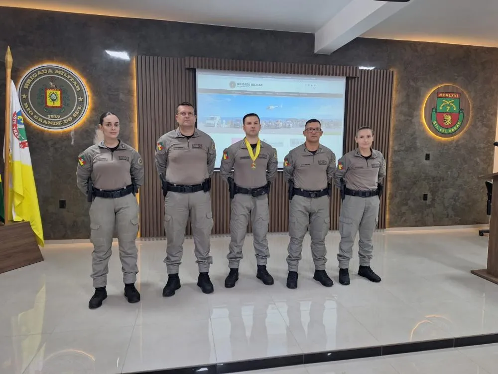 Brigada Militar realiza formatura de entrega de comendas do CRPO/FNO no 7º BPM
