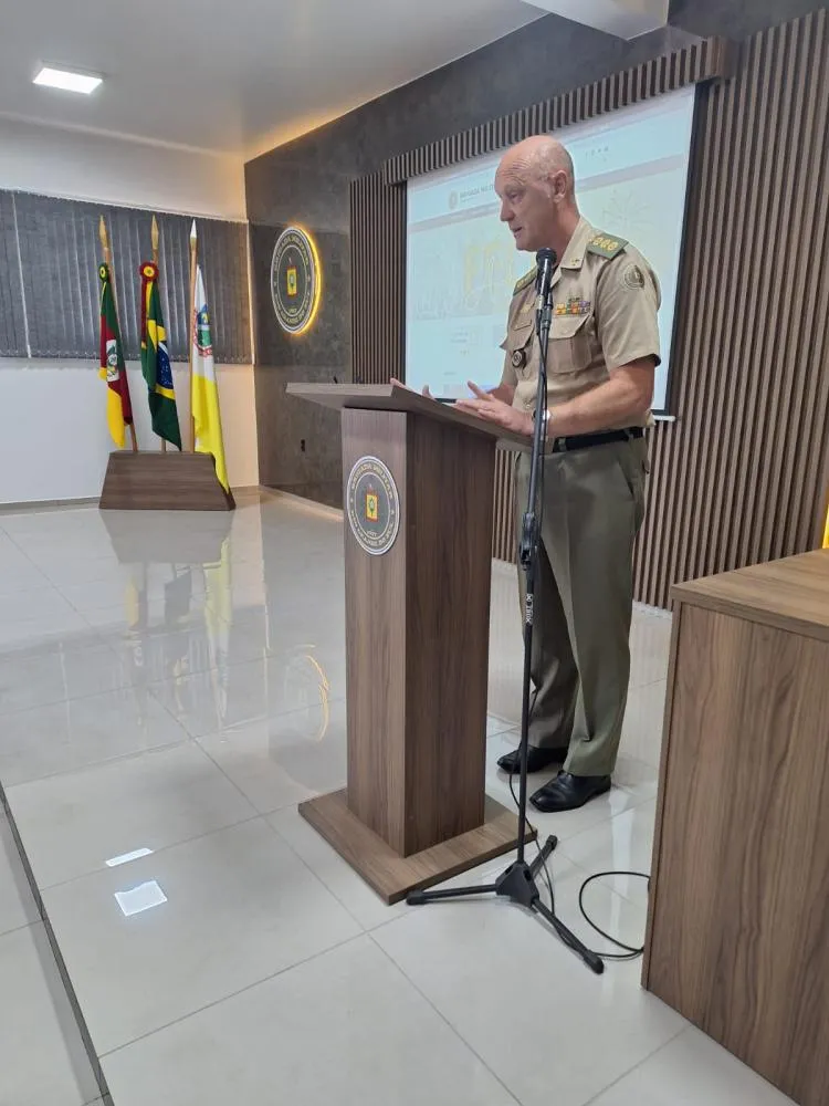 Brigada Militar realiza formatura de entrega de comendas do CRPO/FNO no 7º BPM