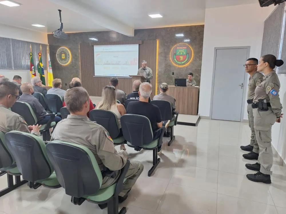 Brigada Militar realiza formatura de entrega de comendas do CRPO/FNO no 7º BPM