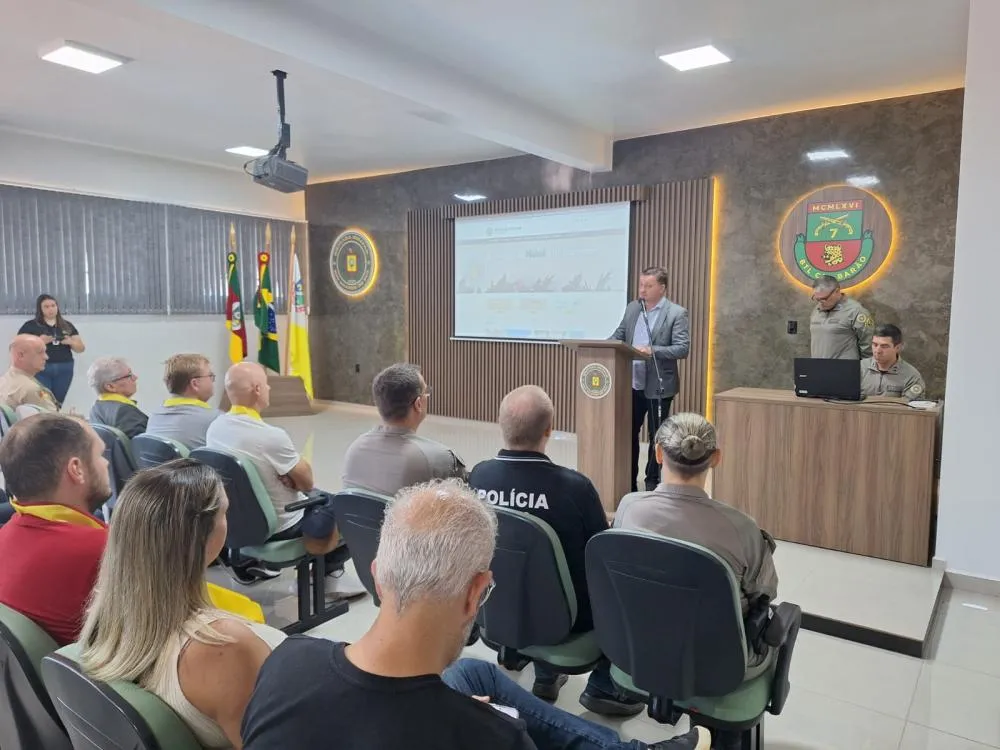 Brigada Militar realiza formatura de entrega de comendas do CRPO/FNO no 7º BPM
