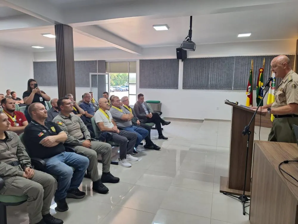 Brigada Militar realiza formatura de entrega de comendas do CRPO/FNO no 7º BPM