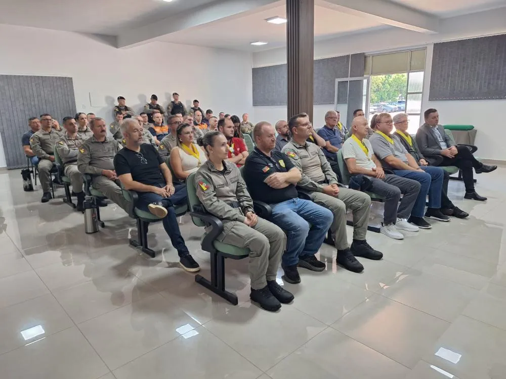 Brigada Militar realiza formatura de entrega de comendas do CRPO/FNO no 7º BPM