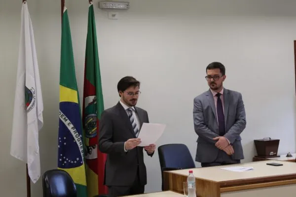 Juízes Márcio da Silva Canosa e Neimar Pedro Kaibers. Fotos: Júlio Santos