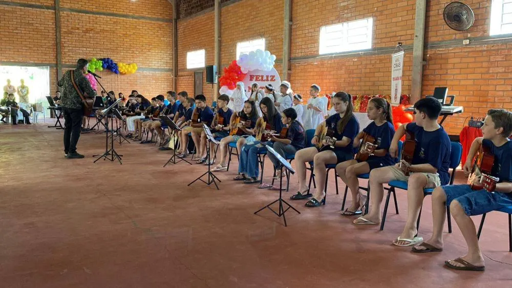 Encerramento do Programa Família Feliz reúne famílias em momento de integração