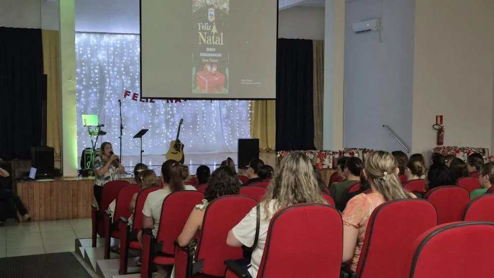 Formação marca encerramento do ano letivo e apresenta calendário de 2026 em Derrubadas