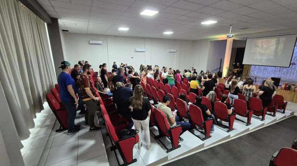 Formação marca encerramento do ano letivo e apresenta calendário de 2026 em Derrubadas