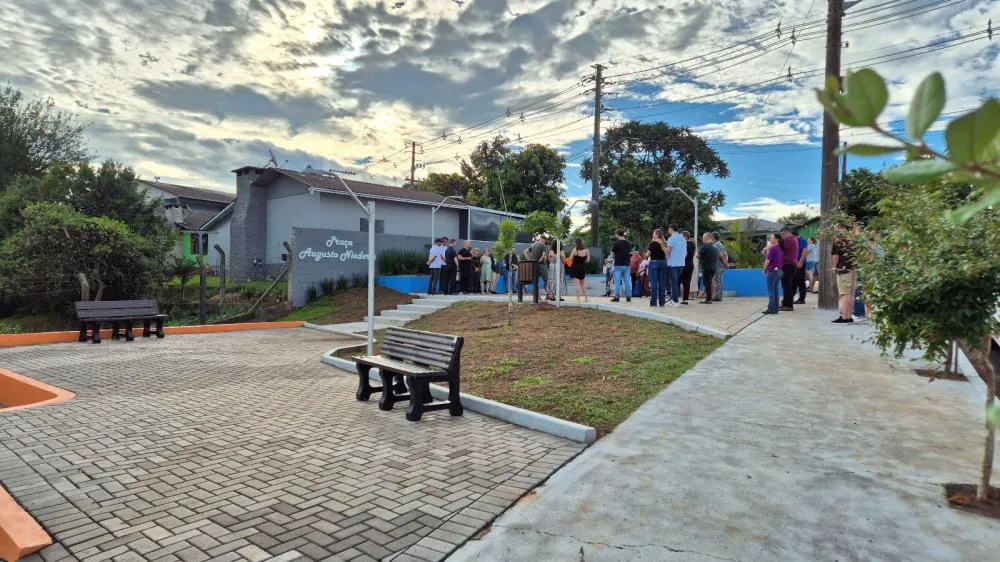 Praça Augusto Niederle é inaugurada e amplia áreas de convivência em Tenente Portela