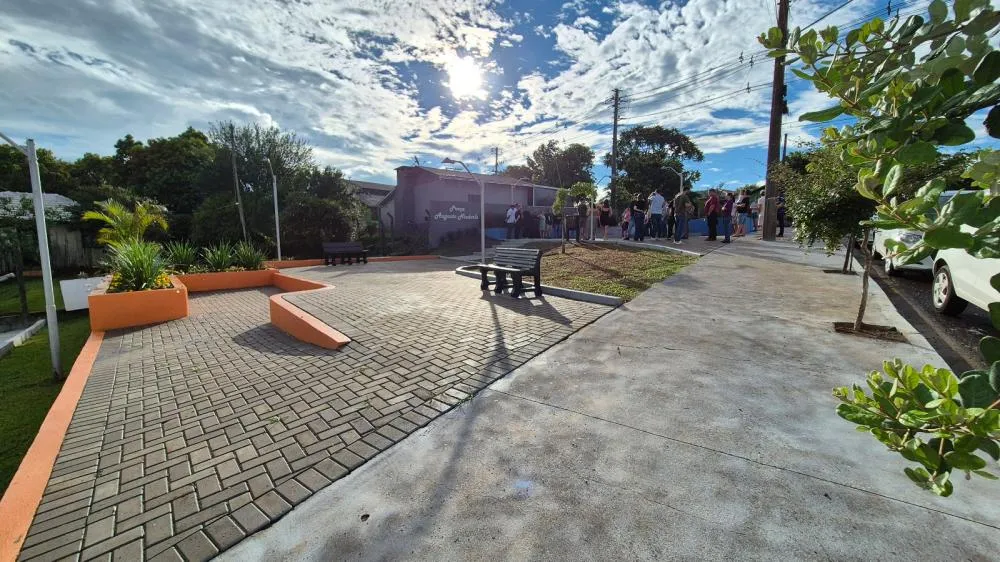 Praça Augusto Niederle é inaugurada e amplia áreas de convivência em Tenente Portela