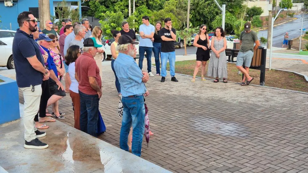 Praça Augusto Niederle é inaugurada e amplia áreas de convivência em Tenente Portela