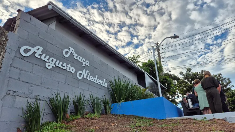 Praça Augusto Niederle é inaugurada e amplia áreas de convivência em Tenente Portela