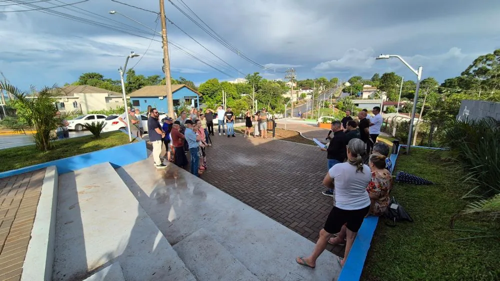 Praça Augusto Niederle é inaugurada e amplia áreas de convivência em Tenente Portela