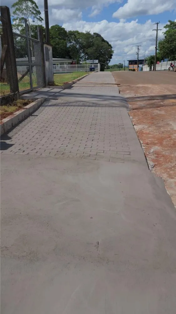 Pavimentação e passeios avançam na Rua Passo Fundo, em Derrubadas