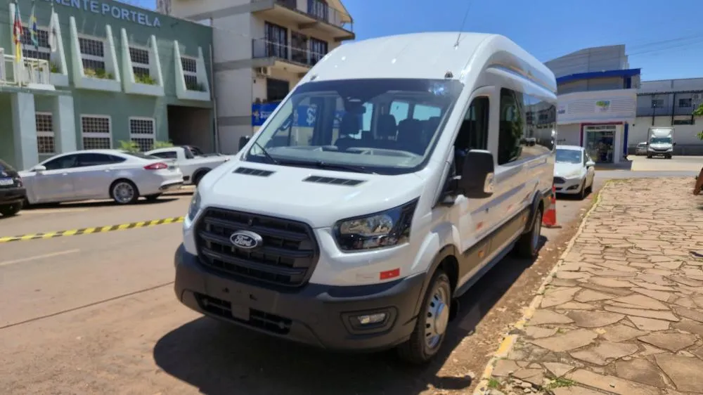 Prefeitura de Tenente Portela adquire van para transporte de pacientes da saúde
