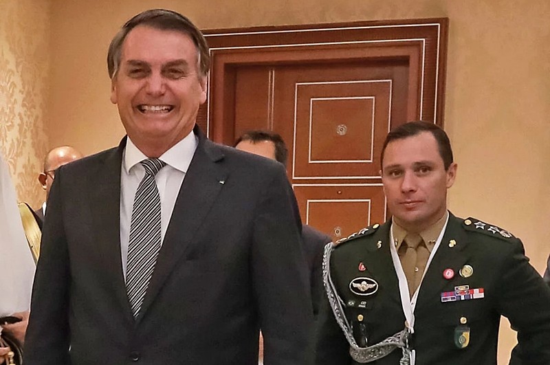 Jair Bolsonaro e Mauro Cid. Foto: Secom/PR