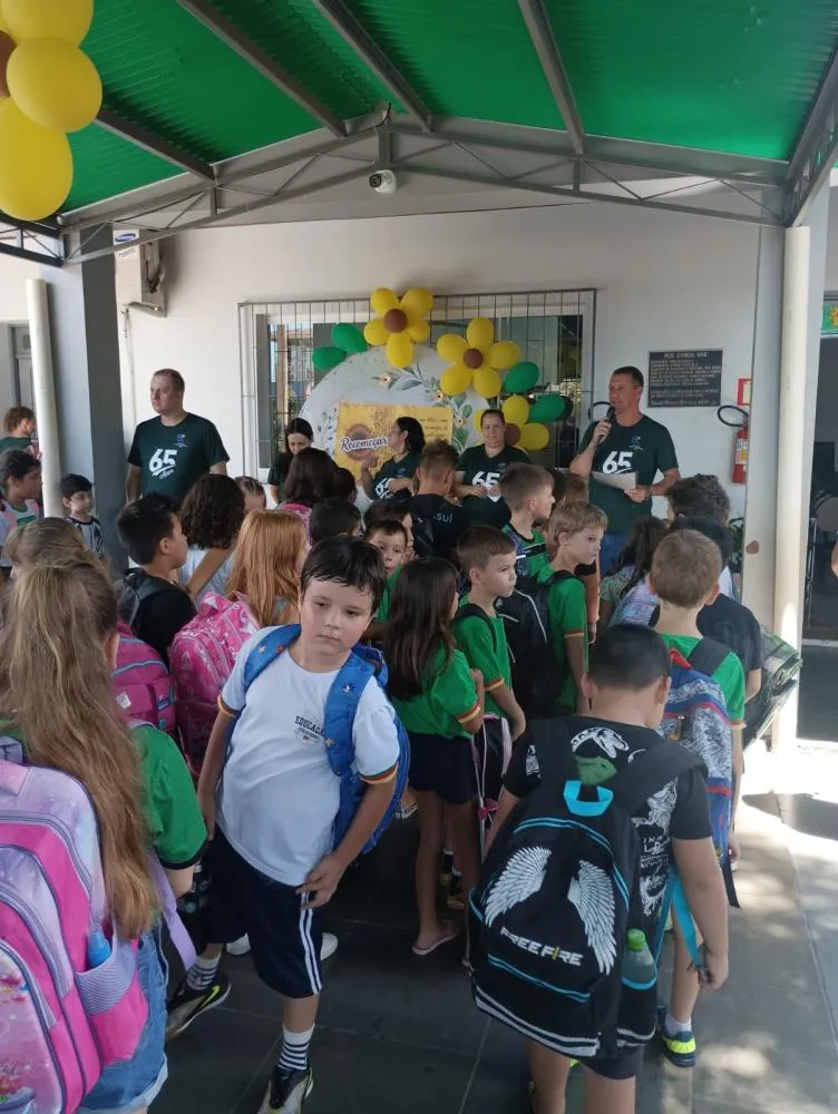 Ano letivo de 2026 inicia com mais de mil alunos nas escolas estaduais de Tenente Portela