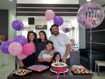 Milena comemorou o aniversário de 13 anos ao lado da nova família Créditos: Arquivo Pessoal 