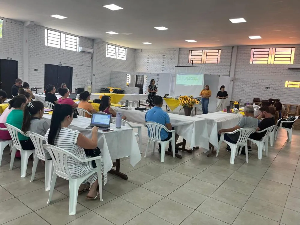 Formação pedagógica marca início da implantação do Sistema Aprende Brasil em Barra do Guarita