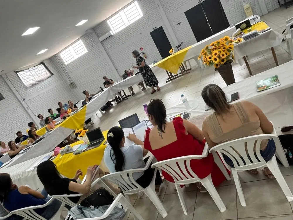 Formação pedagógica marca início da implantação do Sistema Aprende Brasil em Barra do Guarita