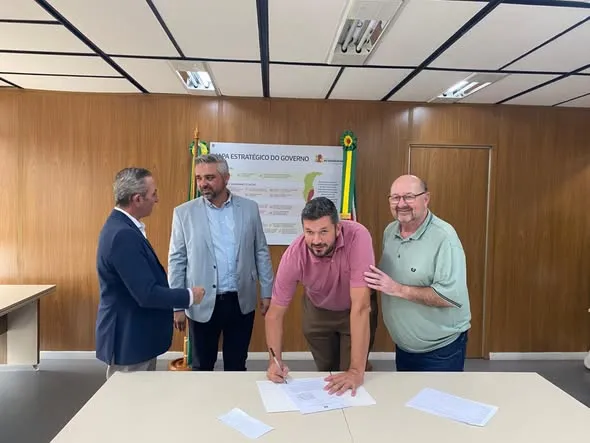Vista Gaúcha firma convênio com o Estado para pavimentação de acesso à RSC-163