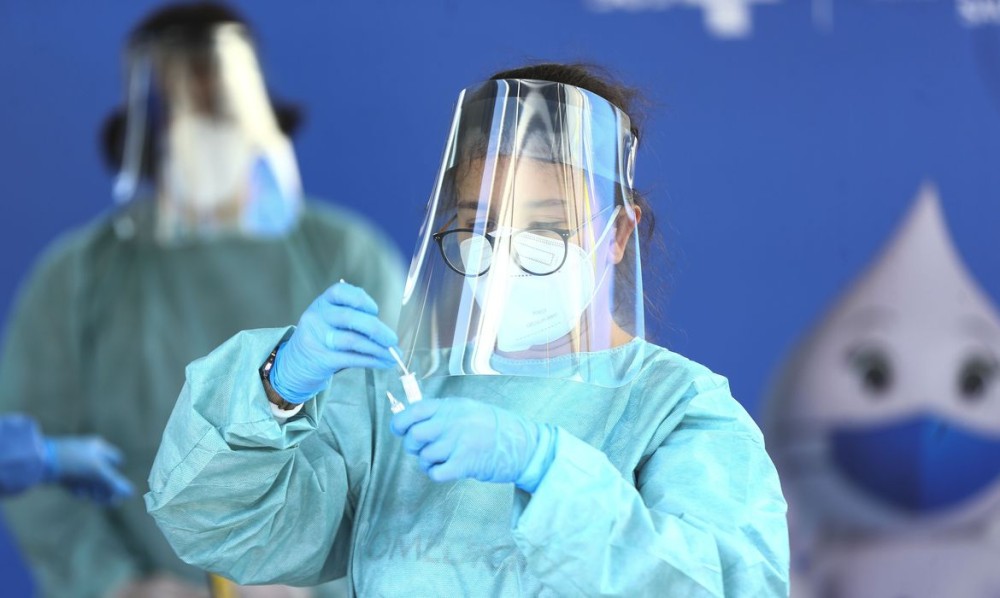 Teste do Plano Nacional de Testagem para a Covid-19, na Feira dos Importados, em Brasília. Foto: Marcelo Camargo / Agência Brasil