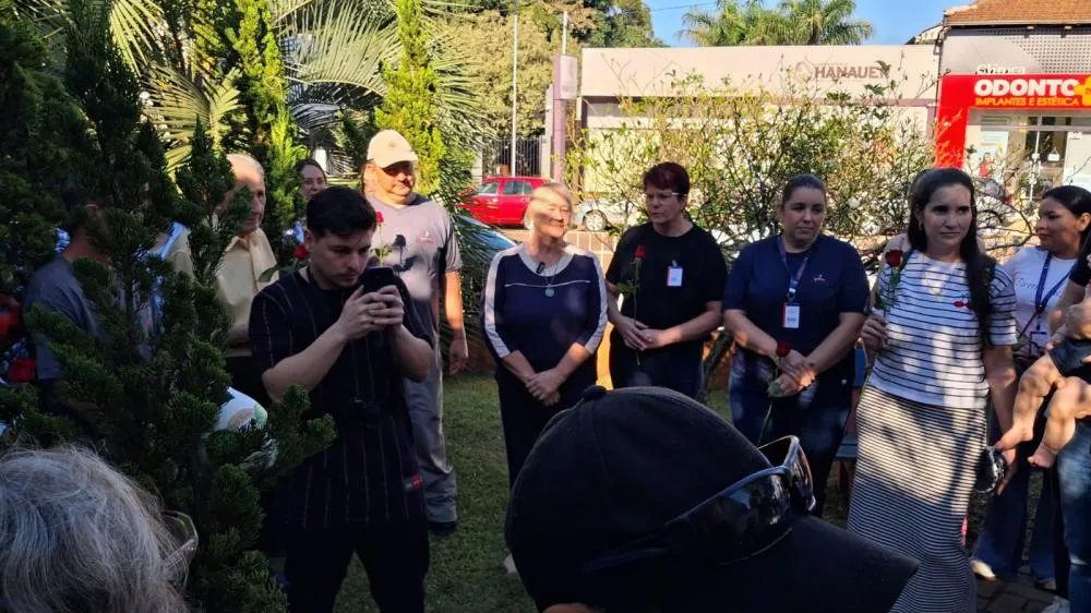 Presidente do HSA celebra 19 anos de dedicação com homenagem e plantio de árvore em Tenente Portela
