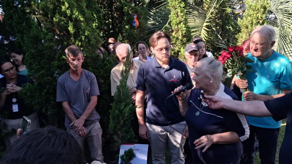 Presidente do HSA celebra 19 anos de dedicação com homenagem e plantio de árvore em Tenente Portela
