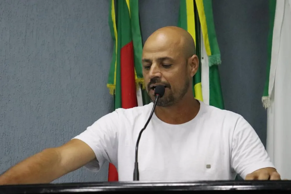 Vereador Marcos Quevedo de Paula assume cadeira e destaca compromisso com comunidades de Tenente Portela