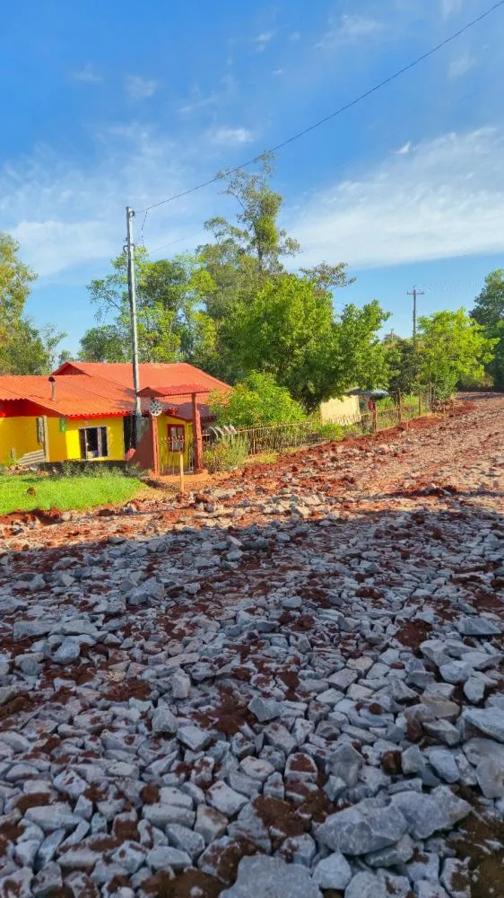 Prefeito acompanha obras de calçamento em comunidades do interior