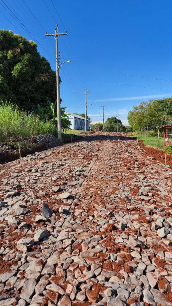 Prefeito acompanha obras de calçamento em comunidades do interior