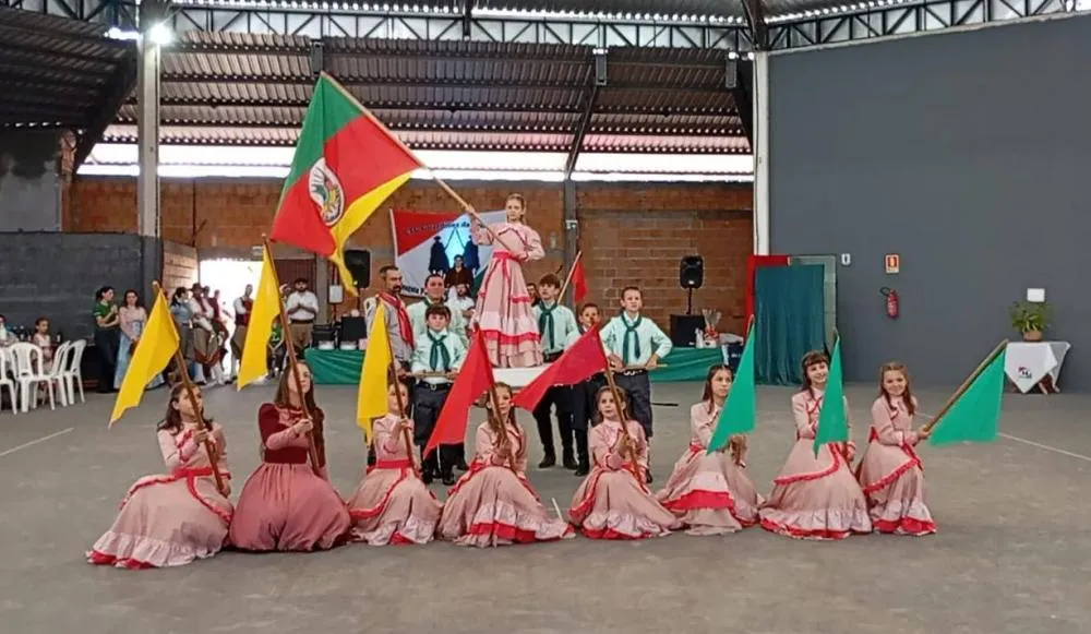 Invernadas do CTG Querência Gaúcha encantam em apresentações regionais