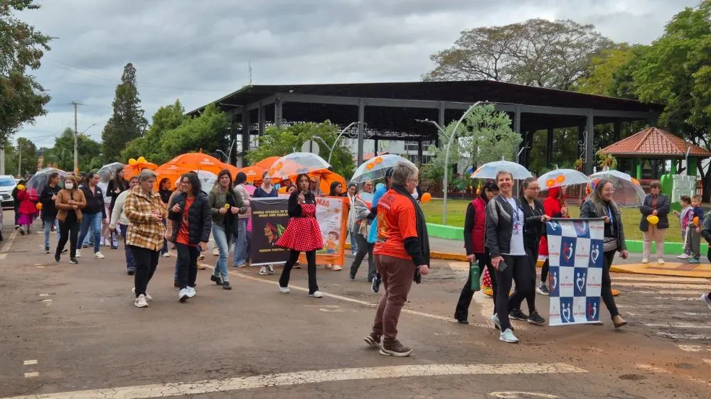 Maio Laranja mobiliza comunidade em caminhada de conscientização em Tenente Portela